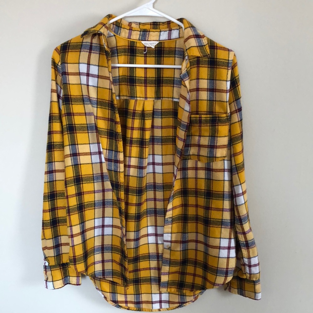 yellow Aeropostale flannel size:s